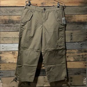 G.H.Bass capris - NWT